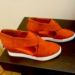 Cutout Wedgies - Size 11